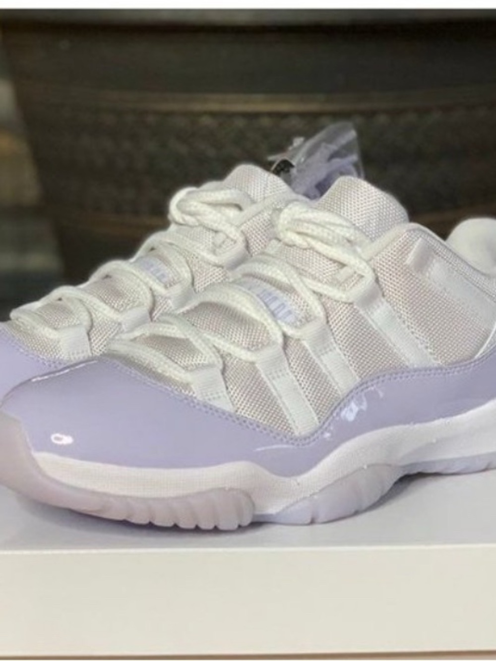 “SEND REASONABLE OFFERS”! AUTHENTIC Air Jordan 11 Retro Low Violet/White/ 💜👟 - Picture 2 of 8